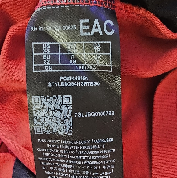 GUESS Women's XSMALL red and black Tshirt, In Great Condition, used few times - Picture 4 of 4